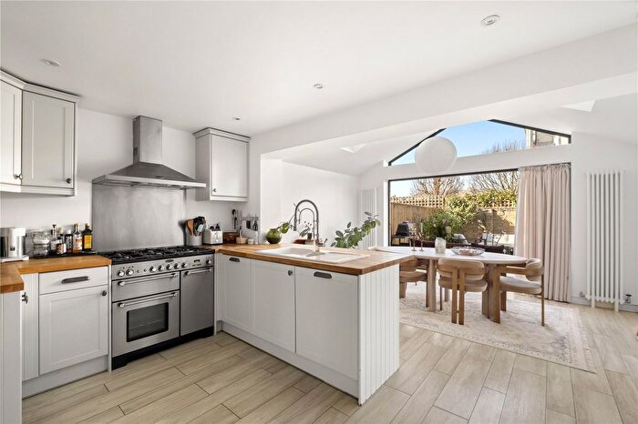 3 Bedroom Detached House To Rent In Bevin Square, SW17