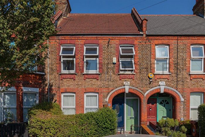 2 Bedroom Flat To Rent In Fleeming Road, Walthamstow, E17