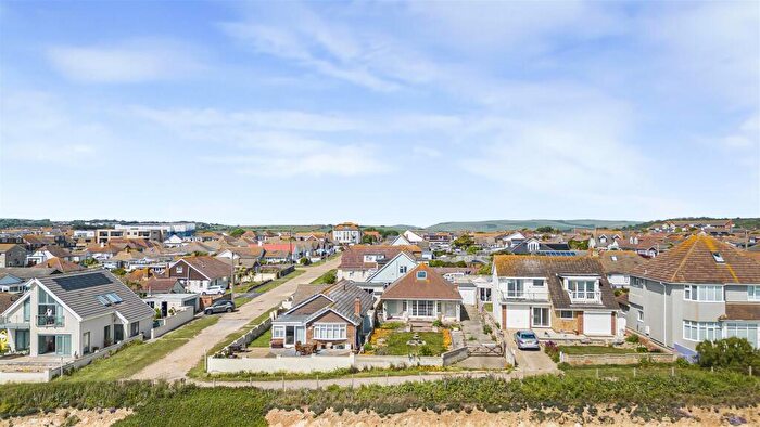 3 Bedroom Detached Bungalow For Sale In The Promenade, Peacehaven, BN10