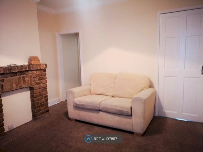 1 Bedroom Flat To Rent In Hart Street, Reading, RG1