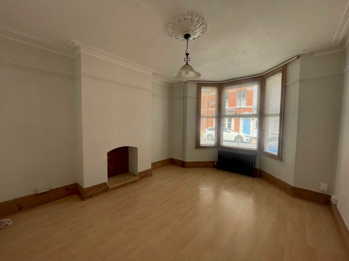 4 Bedroom Terraced House To Rent In Agnes Road, Northampton, NN2