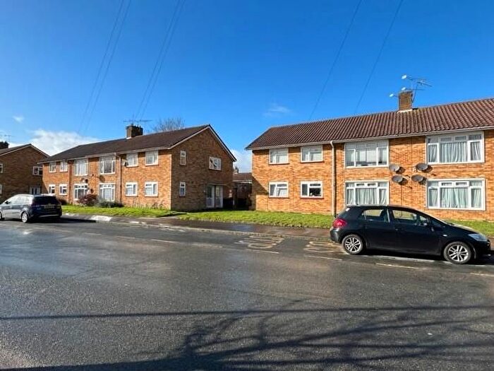 2 Bedroom Maisonette To Rent In Warren Drive, Ifield, Crawley, RH11