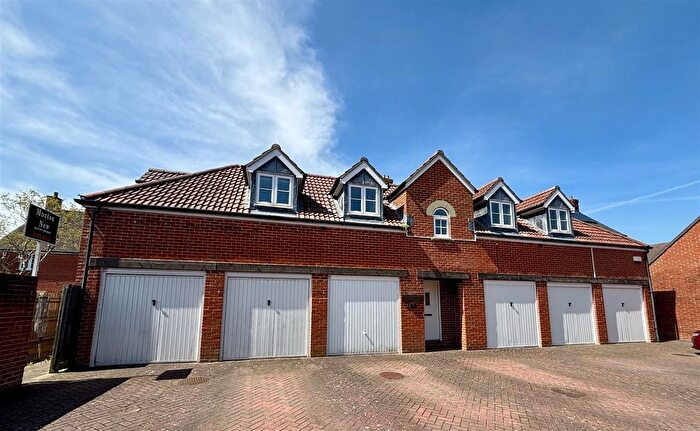 2 Bedroom Detached House For Sale In Summer Oaks, Motcombe, Shaftesbury, SP7