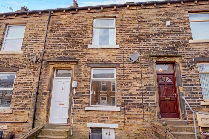 2 Bedroom Terraced House To Rent In Carlton House Terrace, Halifax, HX1