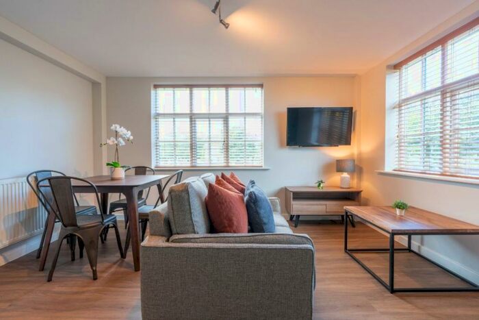 4 Bedroom Flat To Rent In Jesmond Road, Newcastle, NE2