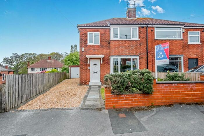 3 Bedroom Semi Detached House For Sale In Gotts Park Crescent, Leeds, LS12