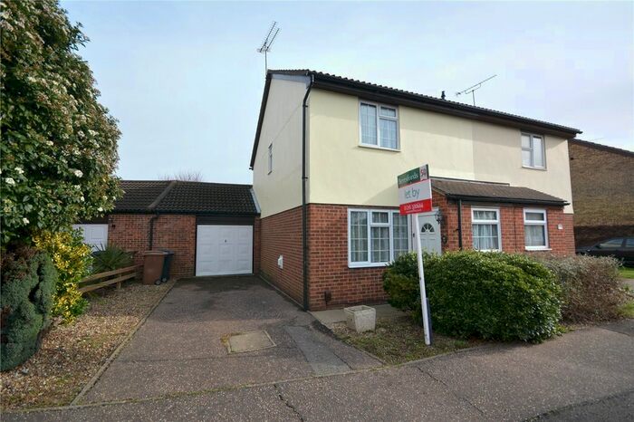 3 Bedroom Semi-Detached House To Rent In Golding Thoroughfare, Chelmsford CM2