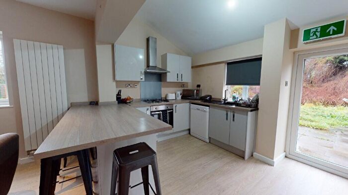 5 Bedroom Semi-Detached House To Rent In Claude Street ( Bed), Dunkirk, Nottingham, NG7