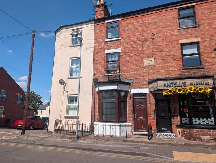 3 Bedroom Terraced House For Sale In Barnby Gate, Newark, NG24