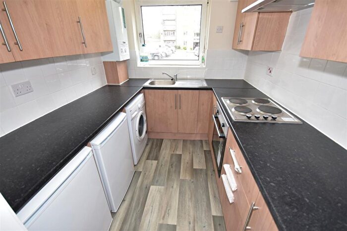 1 Bedroom Flat To Rent In Lower Queens Road, Buckhurst Hill, IG9