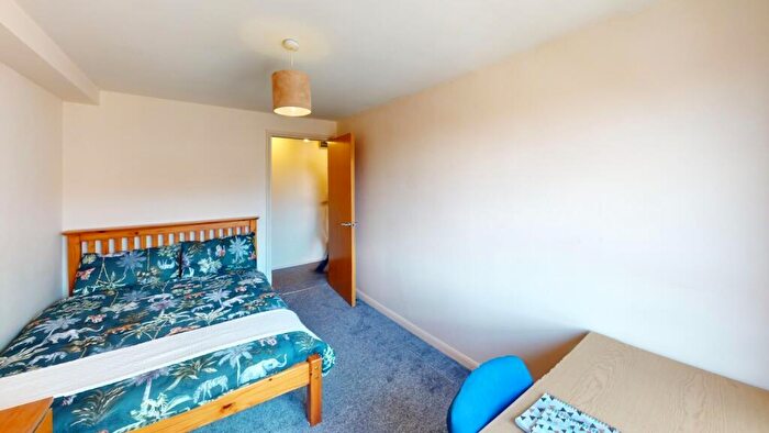 2 Bedroom Flat To Rent In Royal Victoria Court Gamble Street, Nottingham, NG7