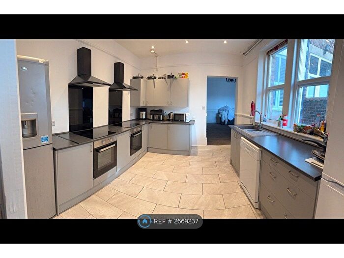 8 Bedroom Terraced House To Rent In Fern Avenue, Jesmond, Newcastle Upon Tyne, NE2