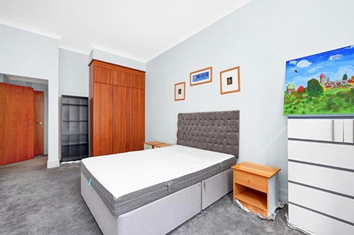 2 Bedroom Flat To Rent In Forum Magnum Square, London, SE1