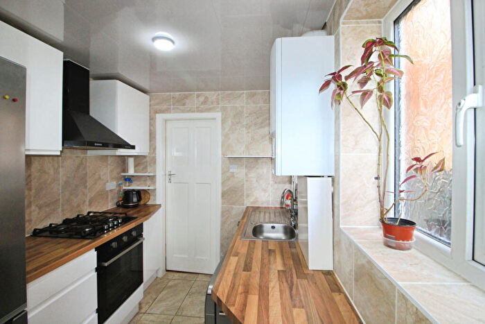 1 Bedroom Maisonette To Rent In Honeypot Lane, Stanmore, HA7