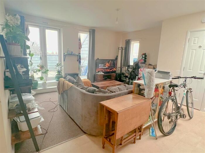 1 Bedroom Flat To Rent In Canalbridge Close, Loughborough, LE11