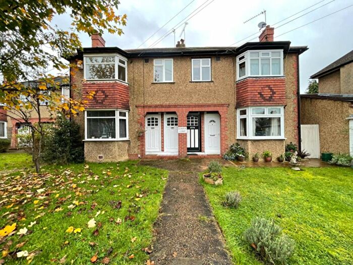 2 Bedroom Flat To Rent In North View, Middlesex, HA5