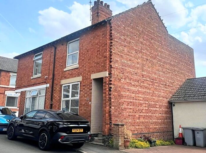 2 Bedroom Semi-Detached House To Rent In Weldon Street, Kettering, NN16