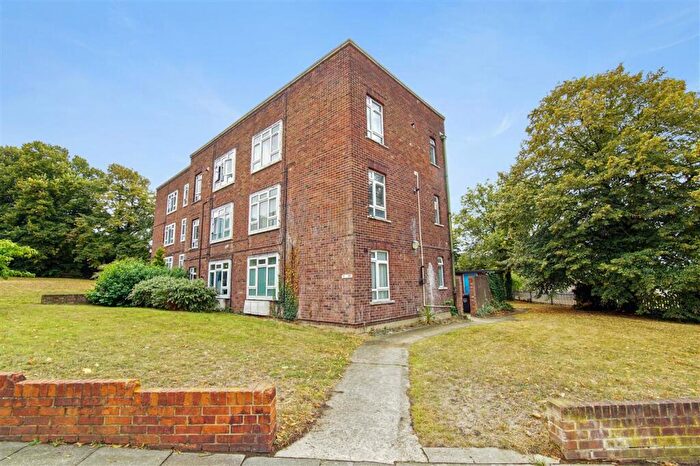 1 Bedroom Apartment For Sale In Wellcome Avenue, Dartford, DA1