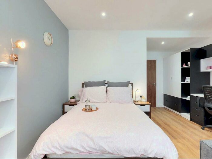 Apartment To Rent In Apt, Gravity Residence #, L2