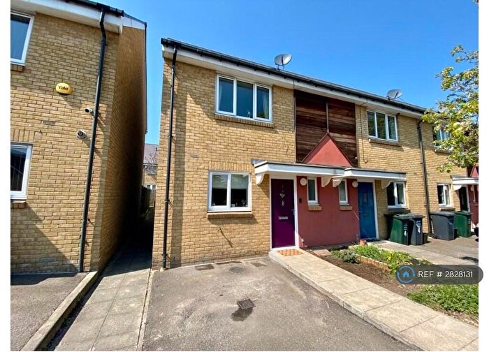 2 Bedroom Semi Detached House To Rent In Snowden Hill, Gravesend, DA11