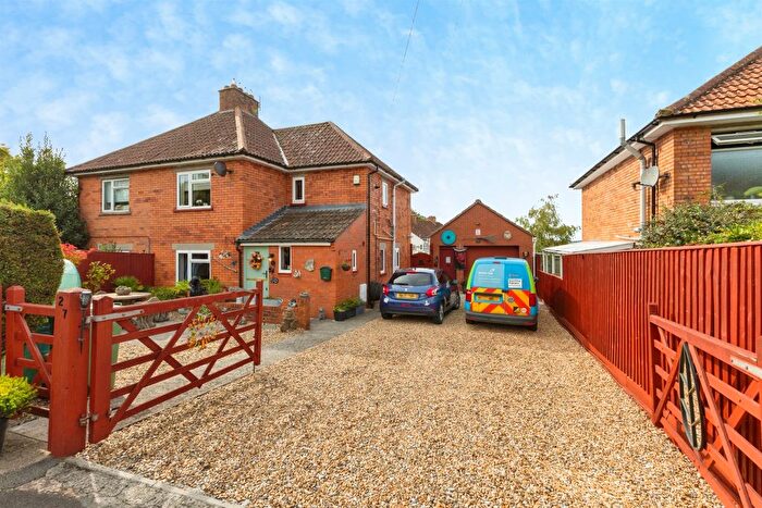 3 Bedroom Semi Detached House For Sale In Wells Road, Glastonbury, BA6