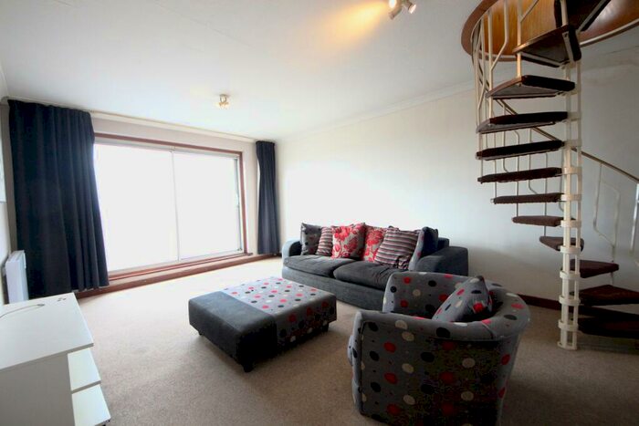 3 Bedroom Apartment To Rent In Kingston Hill, KT2
