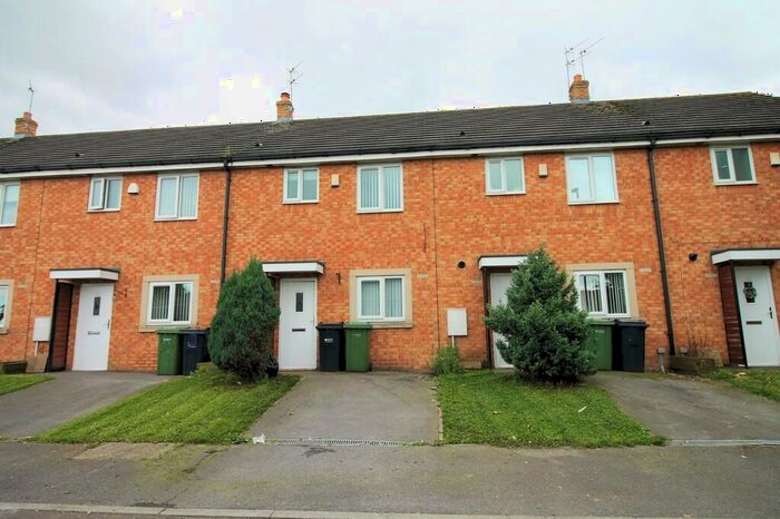 3 Bedroom Terraced House To Rent In Queens Square, Deckham, Gateshead, NE10