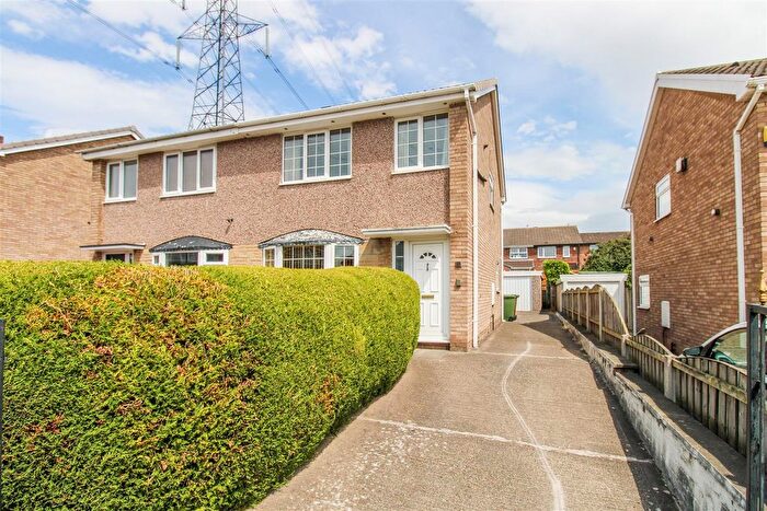3 Bedroom Semi-Detached House For Sale In Noon Close, Stanley, Wakefield, WF3