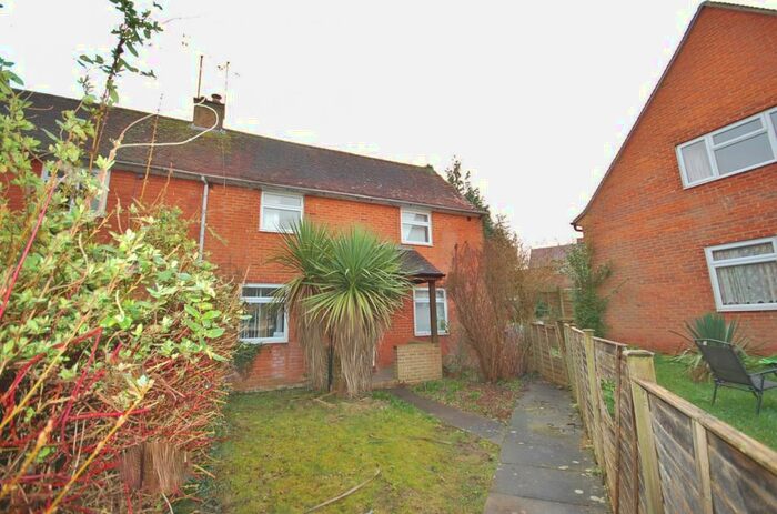 4 Bedroom Semi-Detached House To Rent In Stanmore, SO22