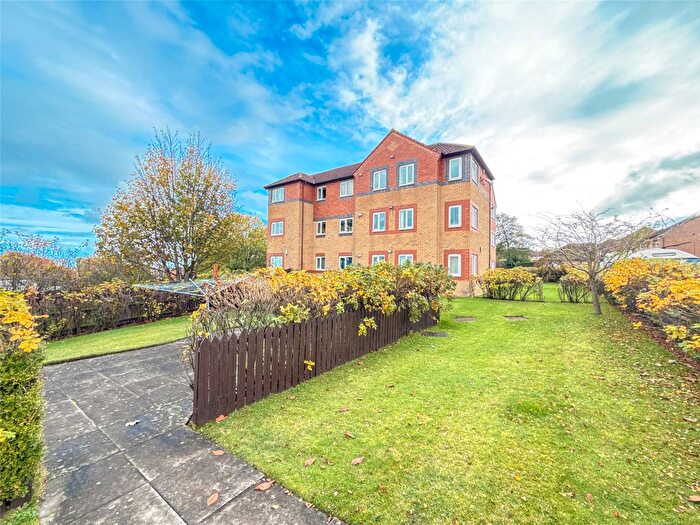 2 Bedroom Flat To Rent In Windsor Court, Felling, NE10