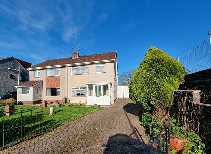 3 Bedroom Semi-Detached House For Sale In Lewis Avenue, Bridgend, CF31