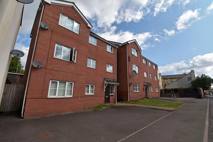 2 Bedroom Flat For Sale In Abberley Street, Dudley, DY2