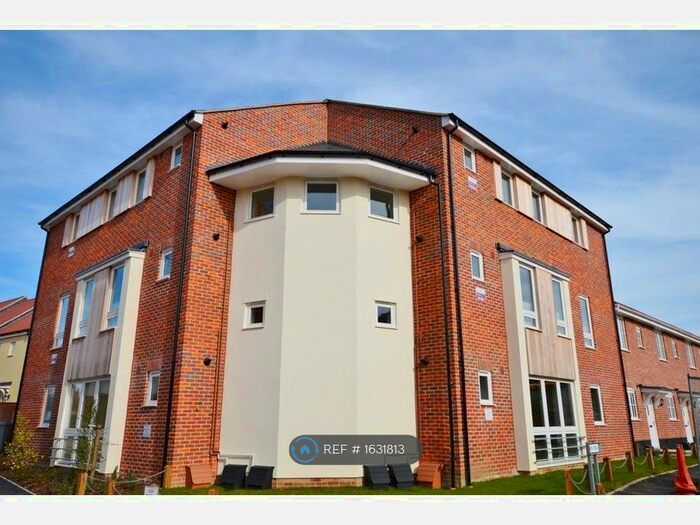 2 Bedroom Flat To Rent In Warren Avenue, Saxmundham, IP17