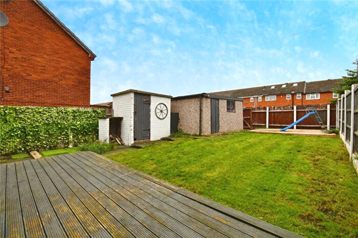 3 Bedroom End Of Terrace House For Sale In Bridle Close, Prenton, Merseyside, CH43