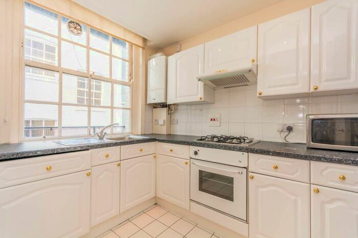 2 Bedroom Flat To Rent In Park Road, Regent's Park, London, NW1