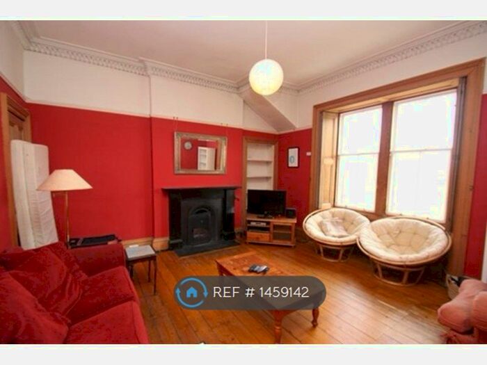 2 Bedroom Flat To Rent In Bruntsfield Place, Edinburgh, EH10
