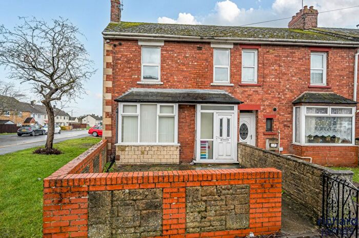 3 Bedroom End Of Terrace House For Sale In Moredon Road, Moredon, Swindon, SN2