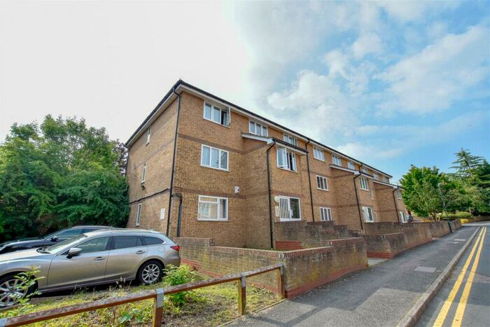 1 Bedroom Flat To Rent In Fort Pitt Street, Chatham, ME4