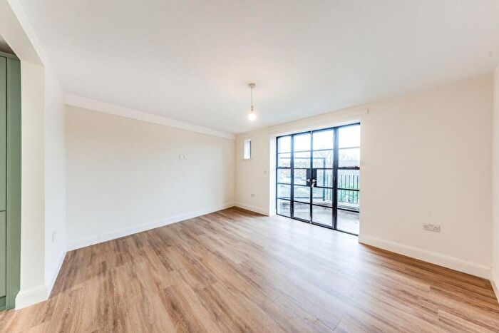 2 Bedroom Flat To Rent In Lewisham High Street London, SE13