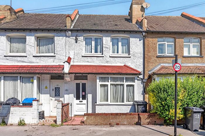 3 Bedroom Terraced House For Sale In Lakehall Road, Thornton Heath, CR7