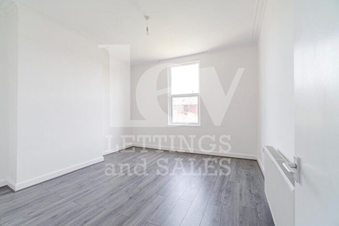 2 Bedroom Flat To Rent In Flat, Marlborough Road, Liverpool, Merseyside, L13