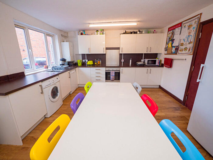 1 Bedroom House To Rent In Raddlebarn Court, Selly Oak, West Midlands, B29