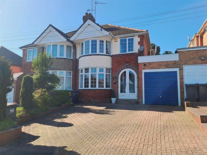 3 Bedroom Semi Detached House For Sale In Olorenshaw Road, Sheldon, Birmingham, B26