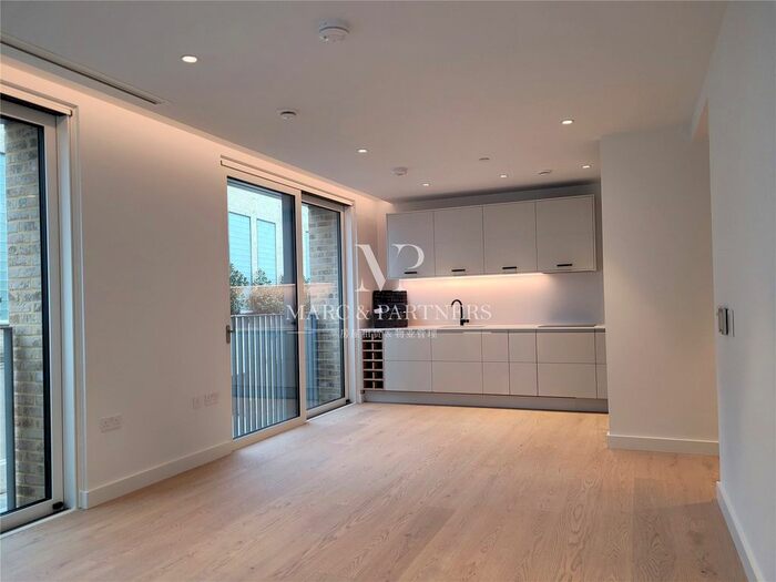 2 Bedroom Flat To Rent In Sovereign Court, Jubilee Walk, London, WC1X