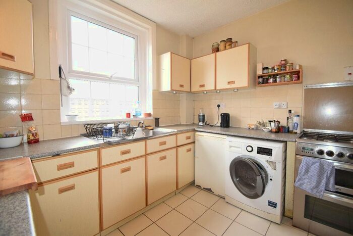 4 Bedroom Flat To Rent In Jebb Avenue, Brixton SW2