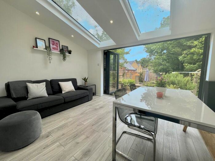 2 Bedroom Semi-Detached House To Rent In Battery Hill, Winchester, SO22