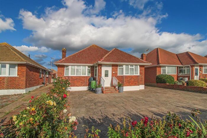 3 Bedroom Detached Bungalow For Sale In Hillside Avenue, Seaford, BN25