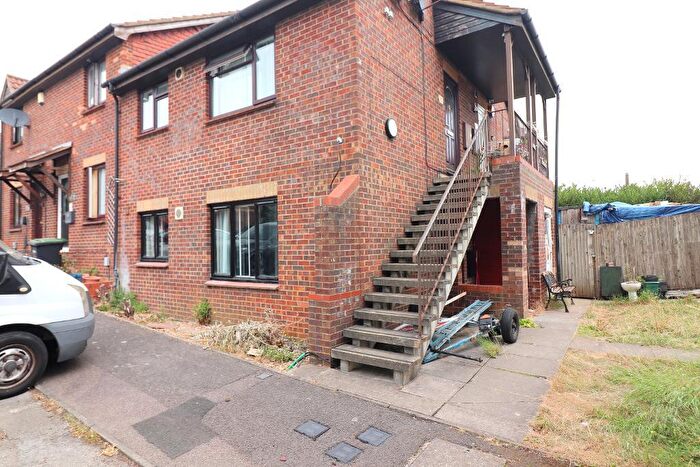 Studio To Rent In Coverdale, Luton, Bedfordshire, LU4