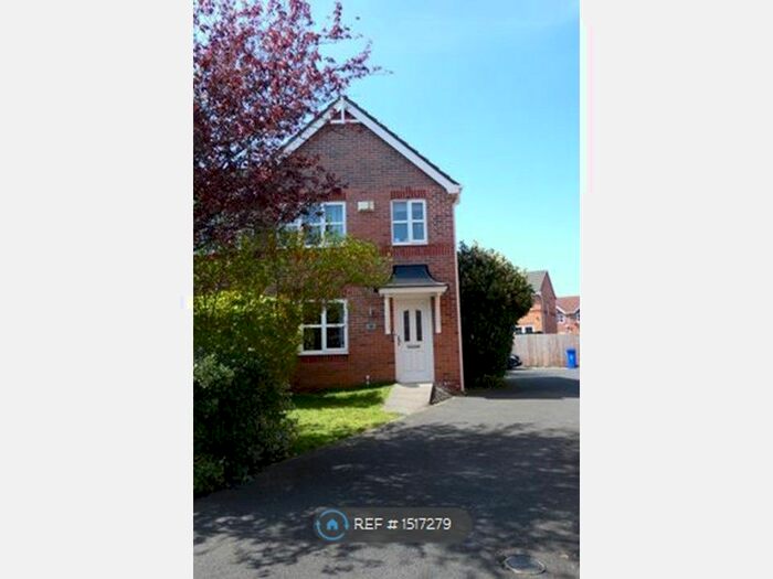 3 Bedroom Semi-Detached House To Rent In Greetland Drive, Manchester, M9