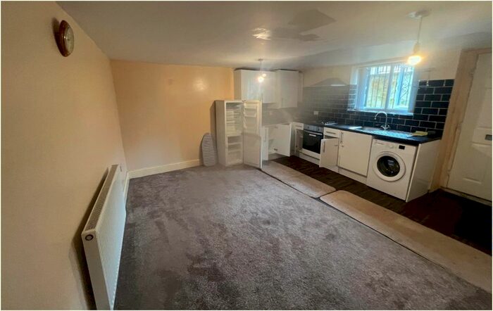 1 Bedroom Flat To Rent In Tanfield Road, Huddersfield, HD1